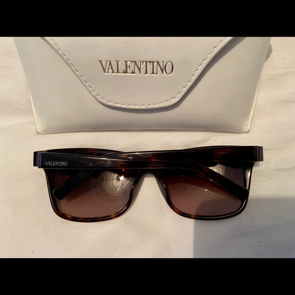 Valentino Rockstud Sunglasses - Picture 3 of 5
